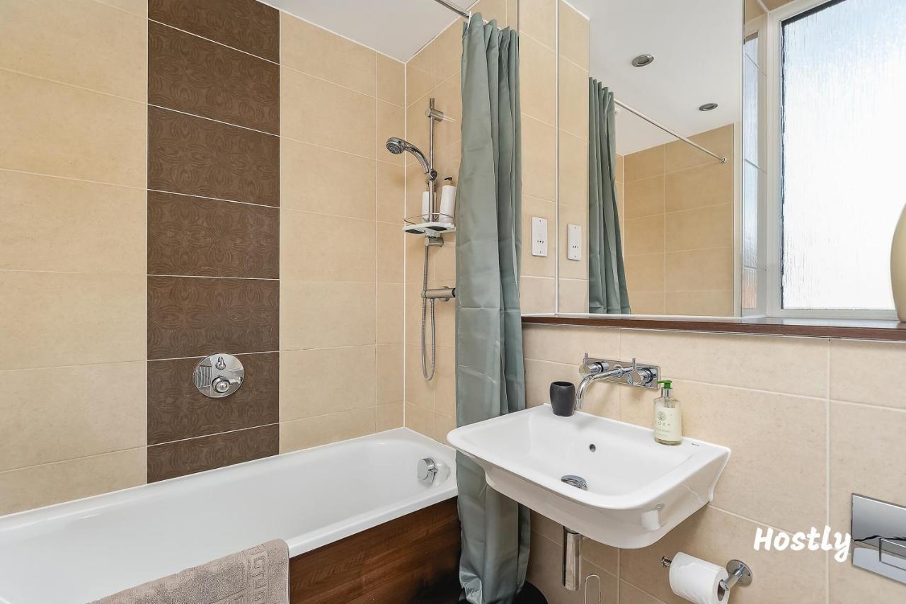 Puffin Way - Comfortable, Spacious House With Parking Reading Exteriér fotografie