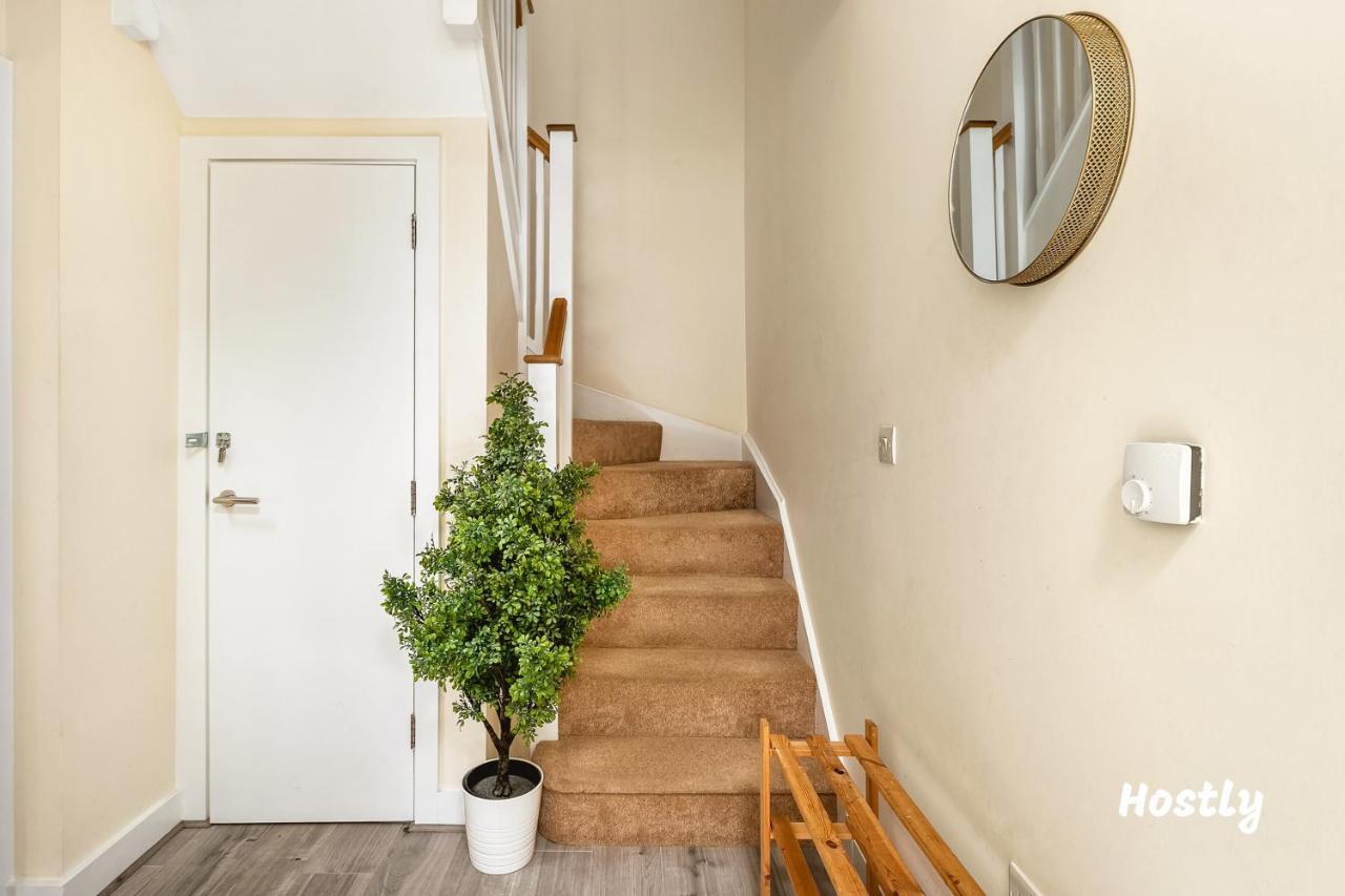 Puffin Way - Comfortable, Spacious House With Parking Reading Exteriér fotografie
